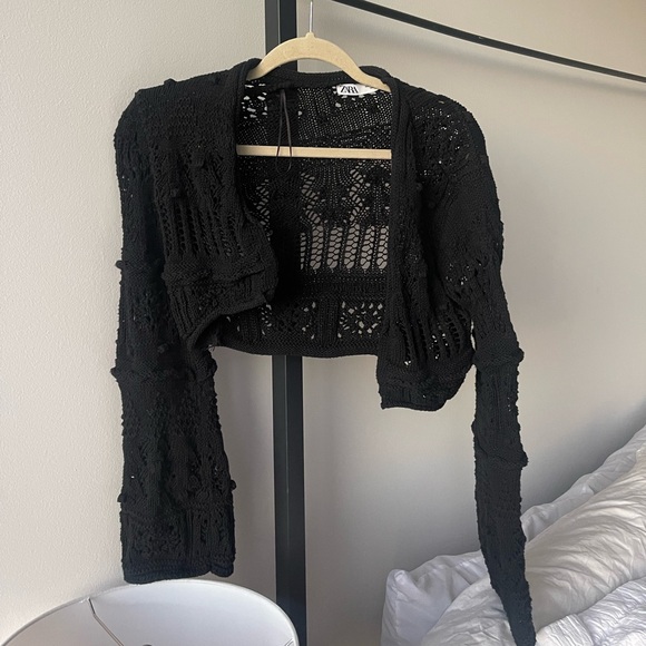 Zara Sweaters - Zara cropped crochet sweater